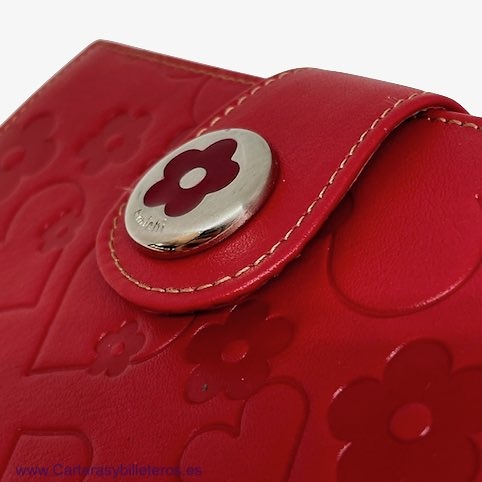 AMICHI WALLET FOR WOMAN IN LUXURY LEATHER WITH ENGRAVINGS OF AMICHI FLOWERS AND HEARTS 