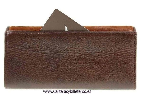 BIG WOMEN WALLET COMBINED LEATHER AND GOLDEN NOZZLE 