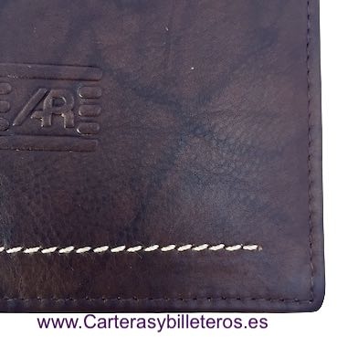 LEATHER MEDIUM WALLET CARD. 