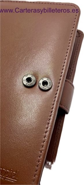 MEDIUM SIZED LEATHER-BOUND HANDHELD PLANNER WITH SPARE RINGS AND CARD HOLDER 