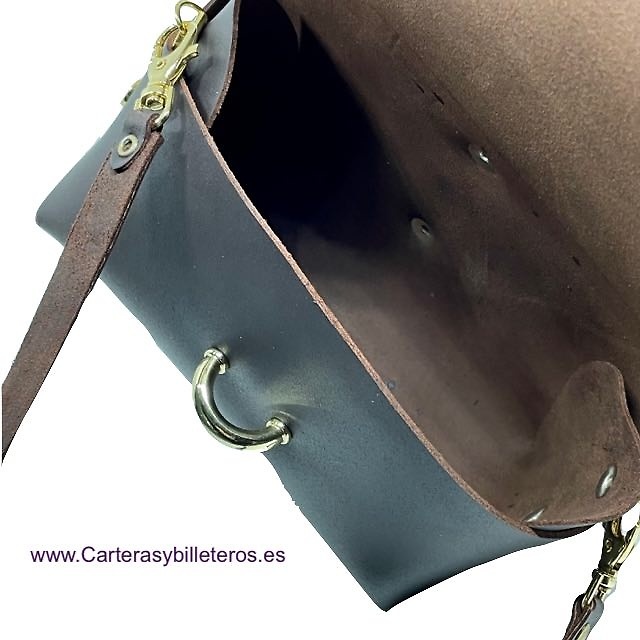 WOMEN'S LEATHER BAG WITH SHOULDER SHOULDER SHOULDER SHOULDER AND STRAP TO CARRY AROUND THE WAIST 