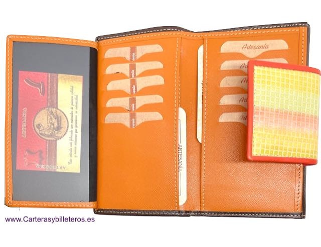 WOMEN'S LEATHER MEDIAN WALLET WITH RAINBOW CLOSURE 