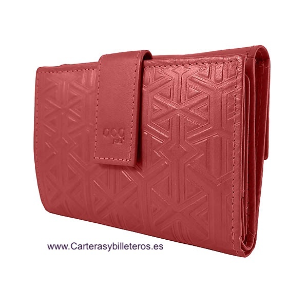 WOMEN'S LEATHER WALLET WITH ENGRAVED MODERNIST GEOMETRIC MOTIFS 