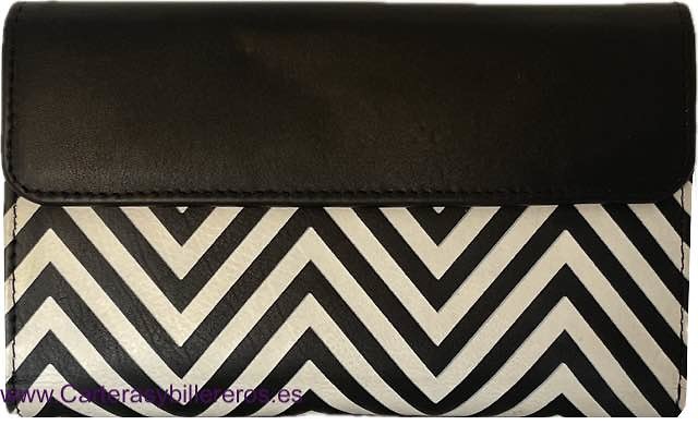 WOMEN'S WALLET WITH COIN PURSE AND PAINTED LEATHER EXTERIOR 