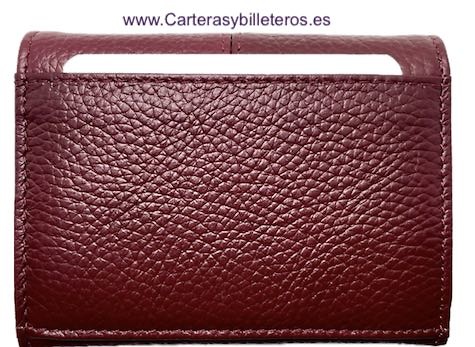 CARTERA PEQUEÑA DE MUJER EN PIEL QUE CABE EN LOS BOLSILLOS 