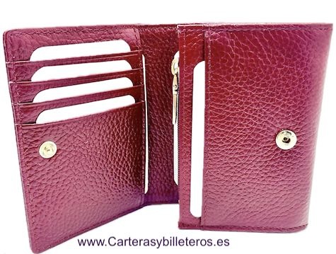 CARTERA PEQUEÑA DE MUJER EN PIEL QUE CABE EN LOS BOLSILLOS 