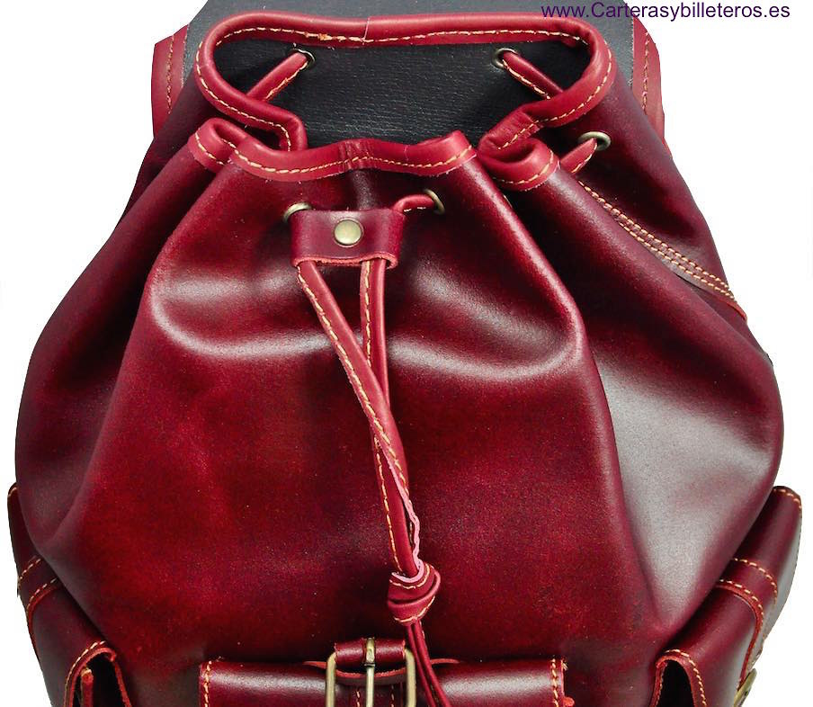 CUIR DE VACHE À DOS TAILLE A MOYEN COULEUR CERISE 