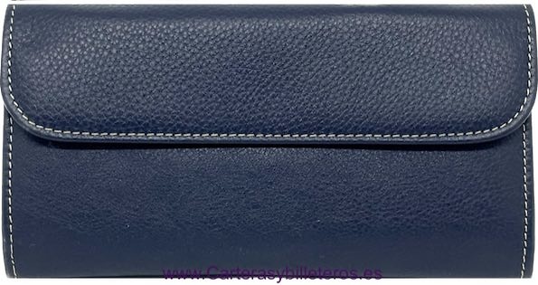 GRAND PORTEFEUILLE EN CUIR BLEU MARINE UBRIQUE POUR FEMME AVEC FERMETURE EN CUIR BRODÉ 