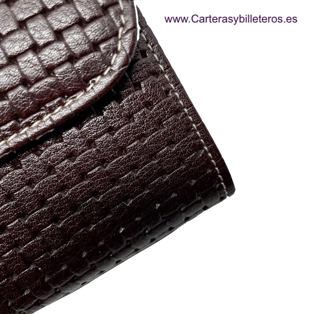 GRAND PORTEFEUILLE FEMME EN CUIR UBRIQUE MARRON TRESSÉ AVEC FERMETURE EN CUIR 