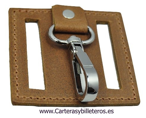 PORTE CLEF METAL AVEC CEINTURE A BEC 