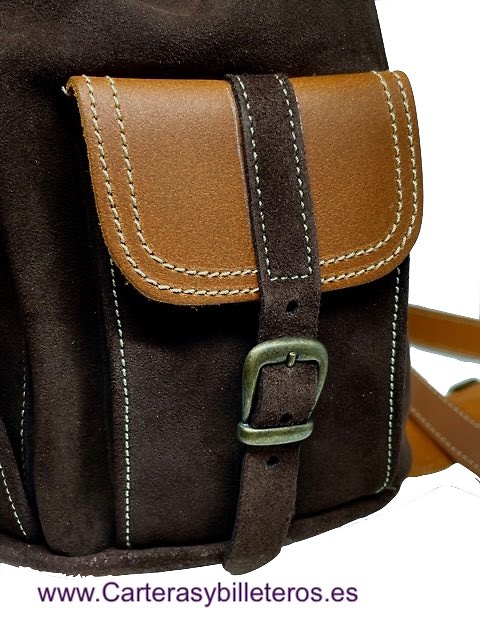 SAC À DOS EN CUIR DAIM MARRON AVEC CUIR NATUREL SUR LES FERMETURES ET LES POIGNÉES 