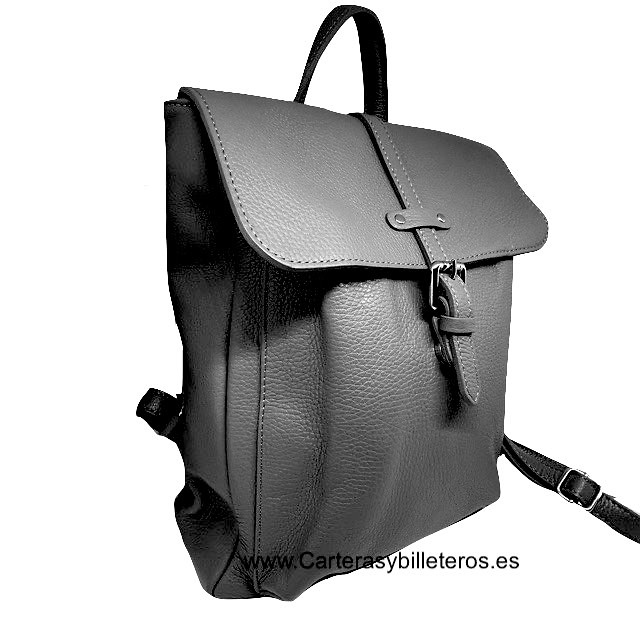 SAC À DOS EN CUIR NOIR POUR FEMME FABRIQUÉ EN ITALIE AVEC POCHES NOIR 