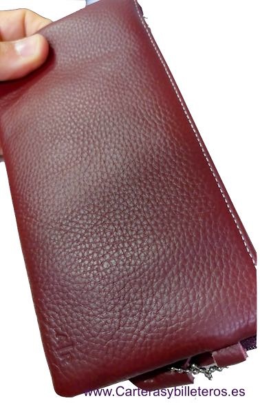 BOLSO DE PIEL QUE SE PUEDE USAR DE CARTERA DE MANO O LLEVAR CRUZADO -5 COLORES- GRANATE 